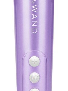 Massagestab „Petite Rechargeable Vibrating Massager“ in Reisegröße
